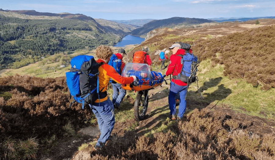 Image of a mountain rescue exercise.